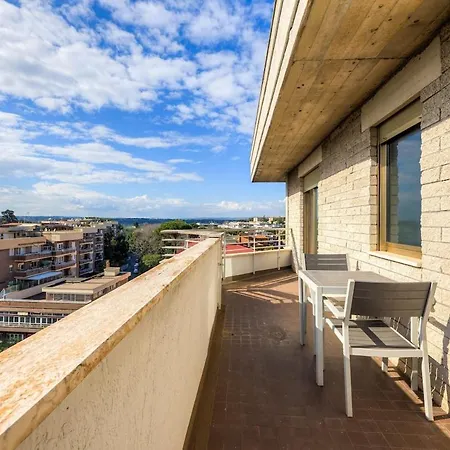 Lejlighed Bright With A View, Pool And Parking *