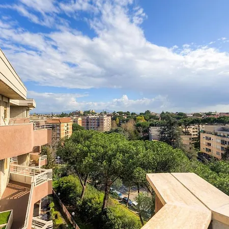 Daire Bright With A View, Pool And Parking Roma